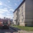 Oameni evacuați după un incendiu în apartamentul unui bloc din Gura Humorului