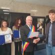 Elevii de 10 din municipiul Suceava au fost recompensați cu câte 3000 de lei și au primit și diplome de excelență din partea primarului Ion Lungu