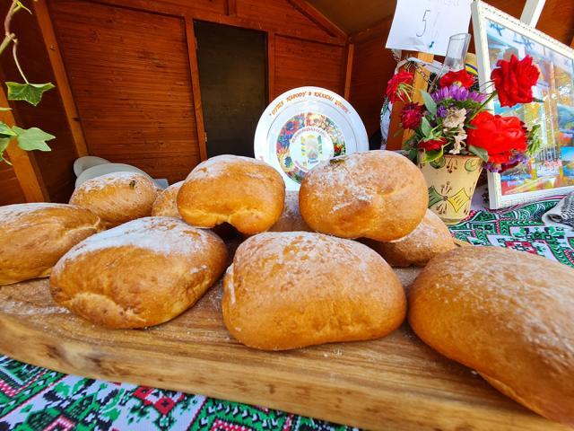 Festivalul Plăcintelor – trei zile de distracție și delicii culinare, la Cetatea Sucevei   Juriul concursului “Plăcinta ca-n Bucovina”