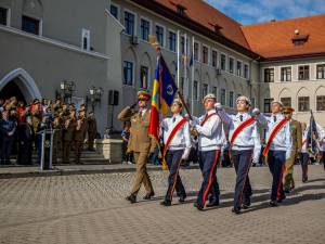 Început de an școlar, la Câmpulung. Foto - Laurențiu Sbiera, Matei Trofin