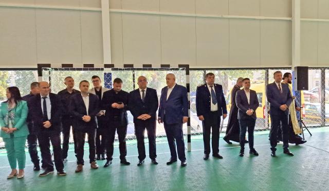 Sala Sporturilor din Boroaia, inaugurată la deschiderea noului an școlar cu aproape 500 de elevi și activități sportive