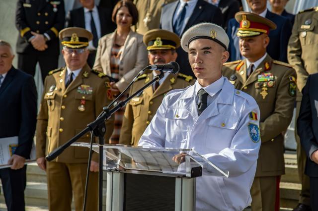 Început de an școlar, la Militar Câmpulung. Foto - Laurențiu Sbiera, Matei Trofin