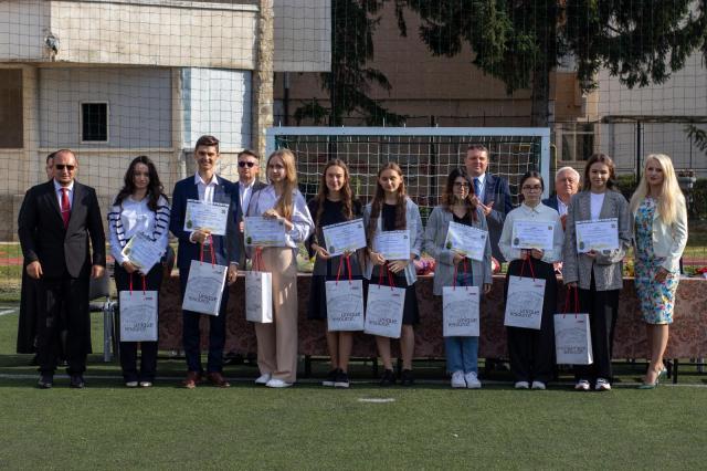 Elevi premiati la festivitatea de la colegiul radautean