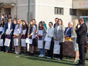 Elevi premiati la festivitatea de la colegiul radautean