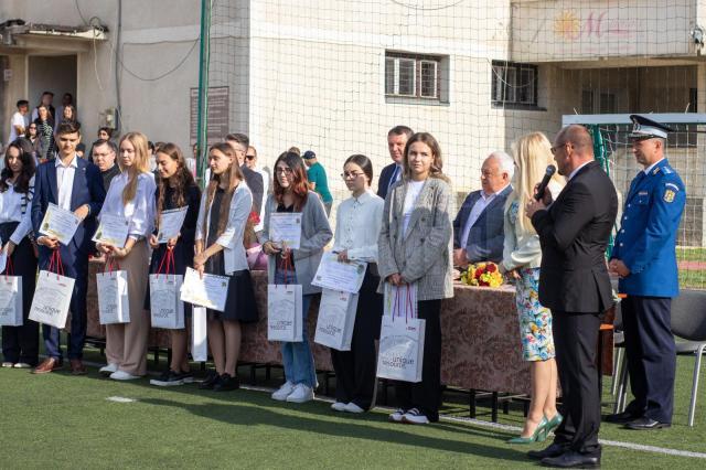 Elevi premiati la festivitatea de la colegiul radautean