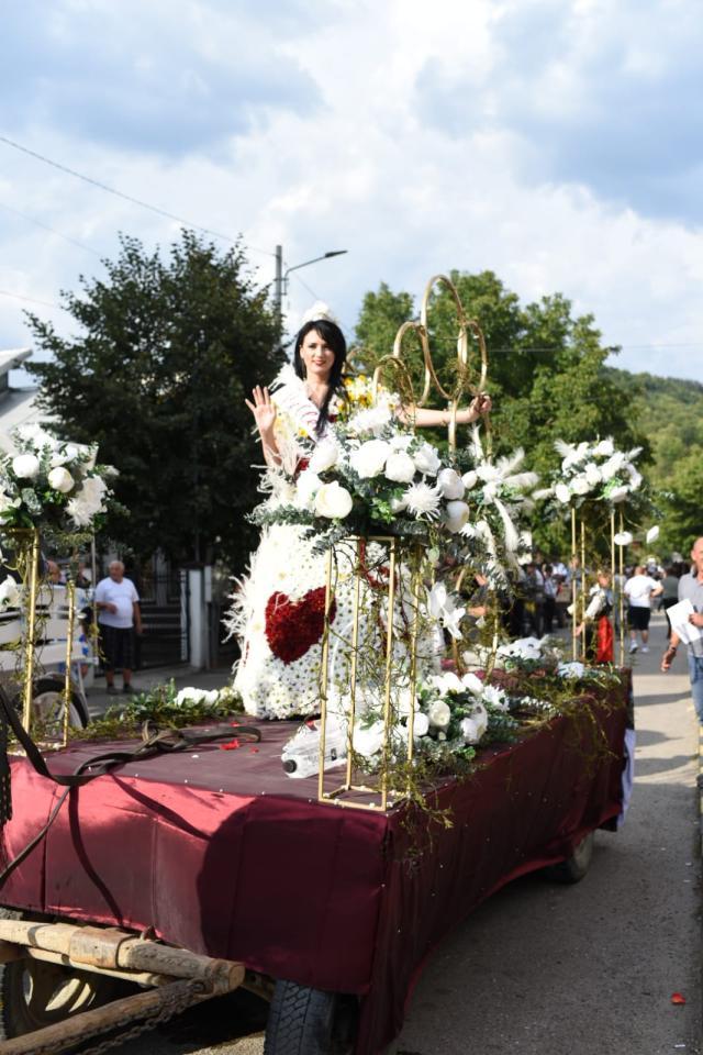 Sucevenii pot să petreacă din nou anul acesta la Festivalul Oktoberfest în Est din Gura Humorului