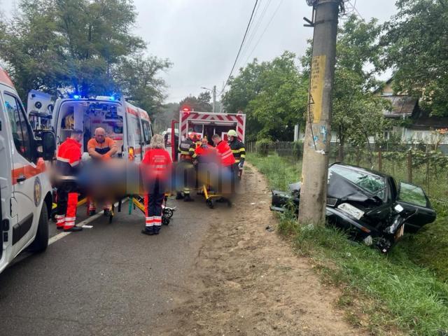 Grav accident, cu două victime inconștiente, la ieșirea din Suceava spre Adâncata