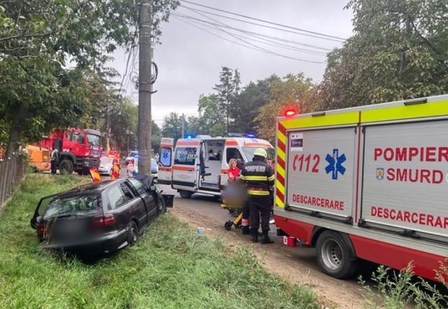 Un bărbat mort, fiica sa rănită grav, după ce un Volvo a intrat violent într-un stâlp