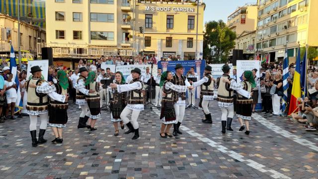 Ansamblul Ciprian Porumbescu la Atena