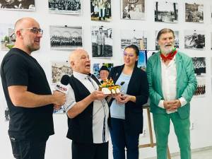 La 93 de ani, artistul fotograf Dimitrie Balint a fost sărbătorit la Galeria Zamca, unde a expus imagini din fosta regiune Suceava