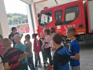 Elevi ai Școlii Gimnaziale Zamostea au participat la activități desfășurate de pompierii Gărzii de Intervenție Siret