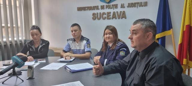 Președinta Asociației ”Casa lui Patrocle”, Roxana Ciornei, comisarul-șef Ionuț Epureanu, inspectorul principal Raluca Știr și doctorul Sorin Mihai Voloșeniuc