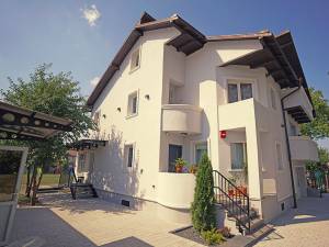 Grădinița "La Piticul Vesel" are haine noi