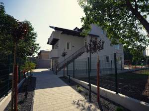 Grădinița "La Piticul Vesel" are haine noi