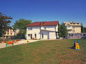 Grădinița "La Piticul Vesel" are haine noi