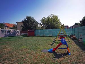 Grădinița "La Piticul Vesel" are haine noi