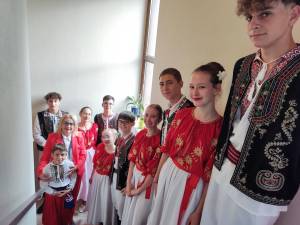 Inspectori și profesori de arte din întreaga țară s-au reunit la Câmpulung