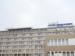Femeia a fost internată în Spitalul Județean Suceava cu mai multe leziuni