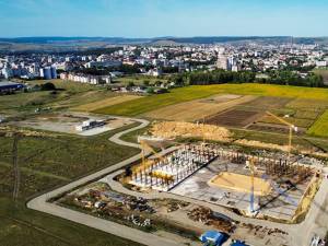 Lucrările la Sala Polivalentă Suceava continuă, cu un  subcontractor local, care va turna 2000 mc de beton la finele săptămânii