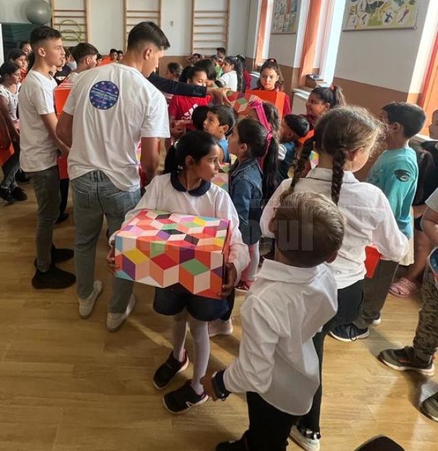 Zeci de copii au participat la activități recreative și educative, în cadrul Campaniei „Să aducem copiii la școală”