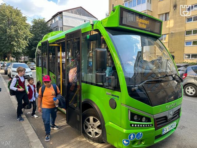 Autobuze școlare pentru elevii din municipiul Suceava, care au și gratuitate la transportul public