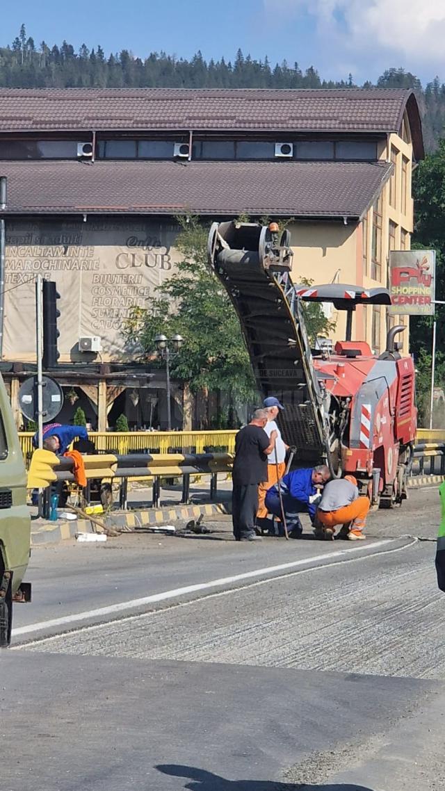 Lucrări la podul rutier din Gura Humorului. Traficul aglomerat a devenit unul de coșmar