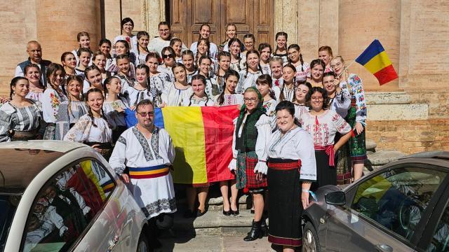 Corala de fete ,,Ciprian Porumbescu” a CN ,,Ștefan cel Mare” a impresionat juriul unei competiții din Perugia, la care au participat 25 de coruri din toată lumea