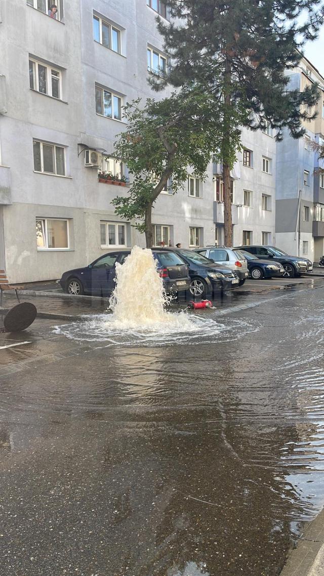 Fântână arteziană pe strada Avântului, de la un hidrant doborât de un autoturism