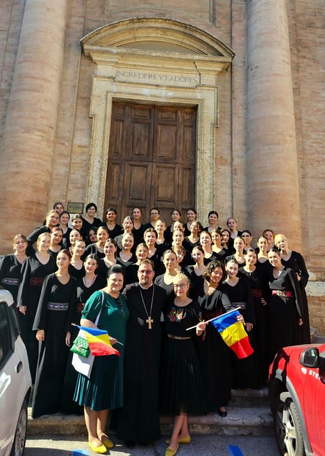 Corala de fete ,,Ciprian Porumbescu” a CN ,,Ștefan cel Mare” a impresionat juriul unei competiții din Perugia, la care au participat 25 de coruri din toată lumea