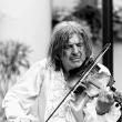 „Cel mai sălbatic violonist al Germaniei”, Mani Neumann, ajunge cu „Trio farfarello” la Suceava