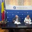 , prof. univ. dr. ing. Valentin Popa, rectorul Universității „Ștefan cel Mare” din Suceava (USV), și Ligia Deca, ministrul Educației