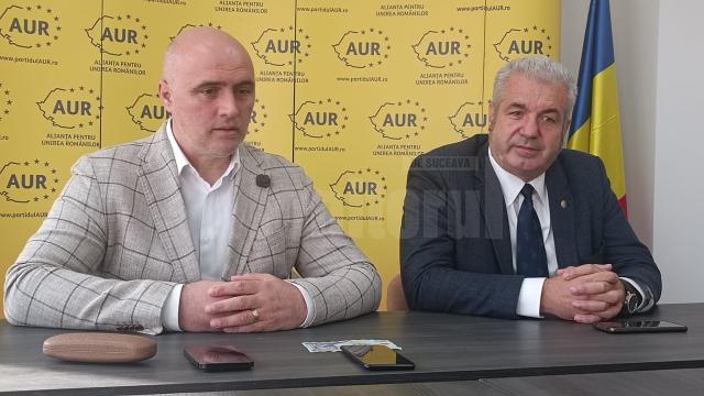 Deputații Doru Acatrinei și Florin Pușcașu