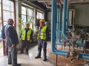 Primarul Sucevei, prezent  la un punct termic unde se fac manevrele de furnizare a căldurii, în cadrul probelor la cald