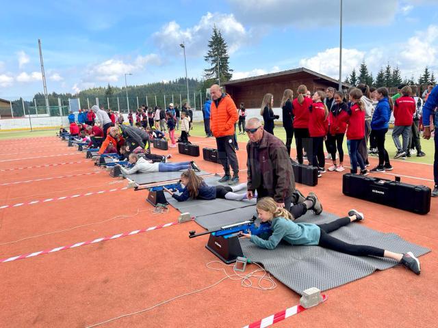 Selecție pentru cursuri de schi și biathlon, la Vatra Dornei
