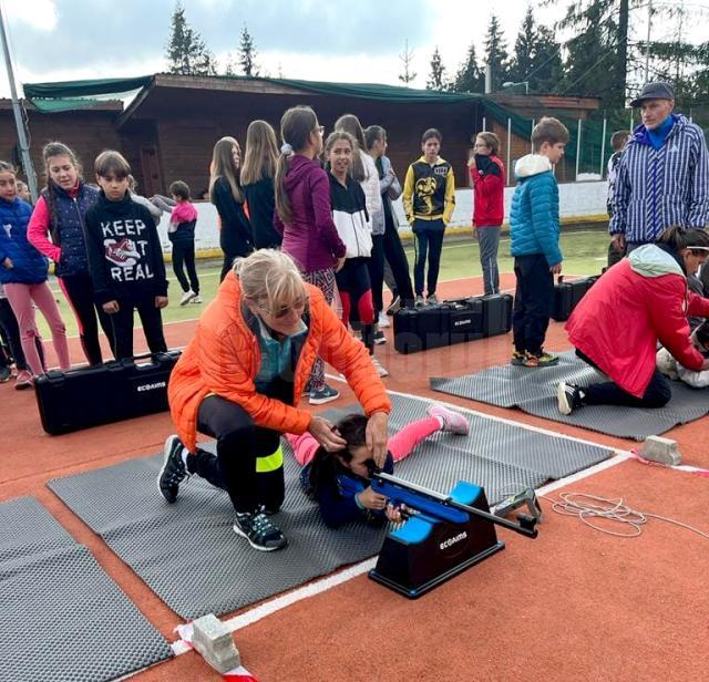 Selecție pentru cursuri de schi și biathlon, la Vatra Dornei