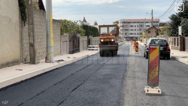 Strada Fagului, din Burdujeni, refăcută complet, cu covor asfaltic și trotuare pe ambele părți