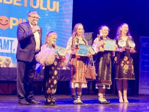 Mai mulți elevi suceveni au urcat pe podium la Festivalul „Ziua Zâmbetului de Copil”, la Piatra Neamț