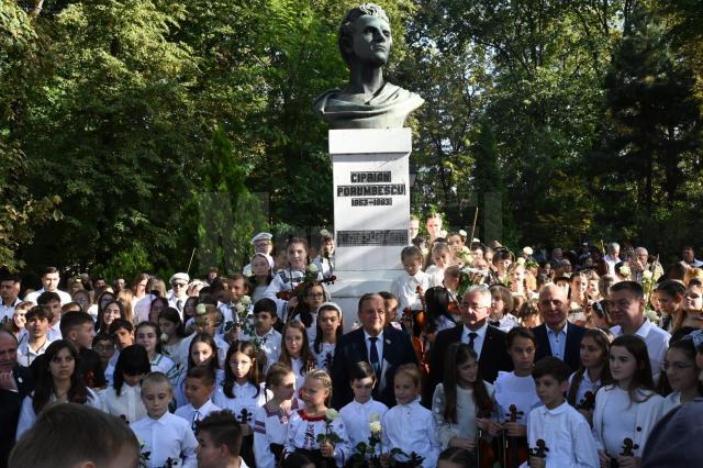 „Balada”, interpretată de copii si tineri la bustul lui Ciprian Porumbescu