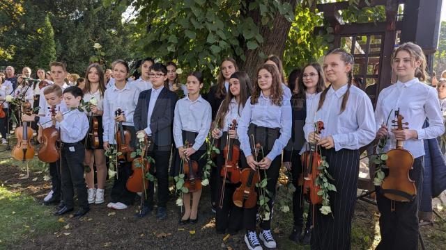 „Balada”, interpretată de copii si tineri la bustul lui Ciprian Porumbescu