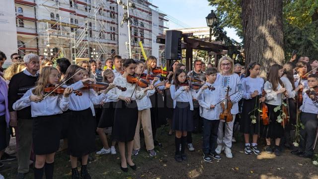 „Balada”, interpretată de copii si tineri la bustul lui Ciprian Porumbescu