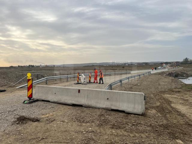 Dispozitive de protecție din beton ( parapete „New Jersey) la podul provizoriu de la Milișăuți 2