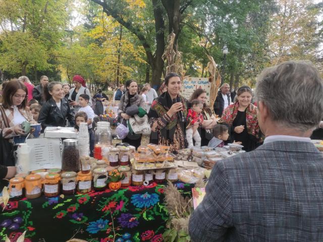 Festivalul Gospodarilor din Cutul de Jos, târg de toamnă, la Rădăuți