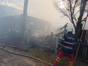 Un bolnav psihic lăsat nesupravegheat câteva minute a provocat incendiul de proporții de la Straja