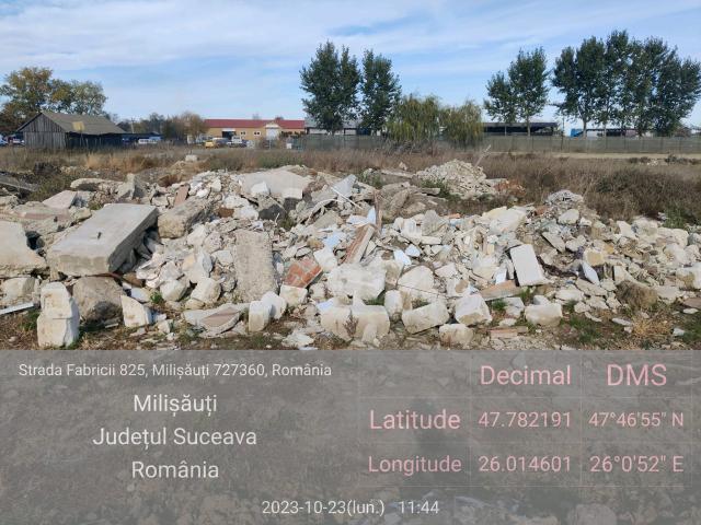 Un mal al râului Suceava, împânzit de deșeuri din construcții și varză aruncată, la Milișăuți