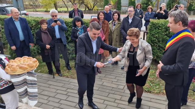 Centrul Cultural din comuna Panaci a fost inaugurat în prezența primarului Vasile Cozan și a deputatului Gheorghe Șoldan