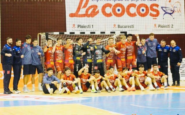 Selecționata condusă de Vasile Boca s-a clasat pe locul secund la Trofeul Carpați Niro. Foto handbalmania.ro