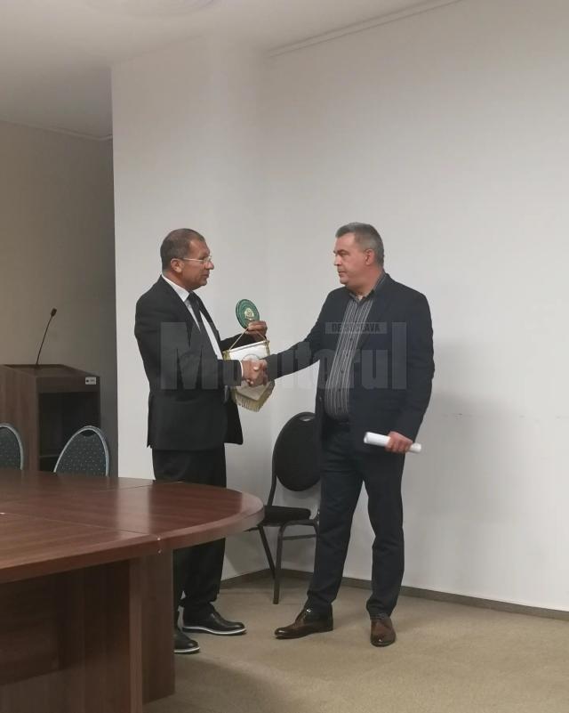 Președintele GPU, Manolis Metzakis și muzeograful Ovidiu Bortă