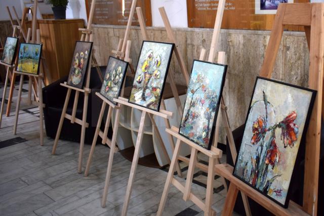 Vernisajul expoziției „Anotimpurile artei” a artistului plastic Iosif Csukat