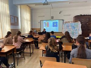 Elevii din Zamostea s-au familiarizat cu profesia de polițist de frontieră