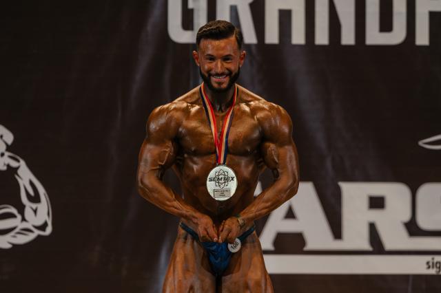 Robert Cotos a fost desemnat câștigătorul categoriei Culturism Seniori 70 kg